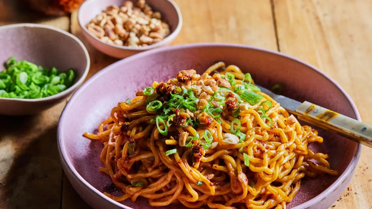 Healthy Thai Peanut Noodles: A Flavorful and Nutritious Dish