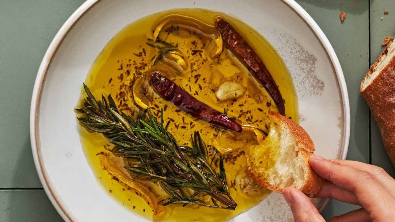 Dipping Oil: Your Ultimate Guide to Crafting and Enjoying This Versatile Condiment